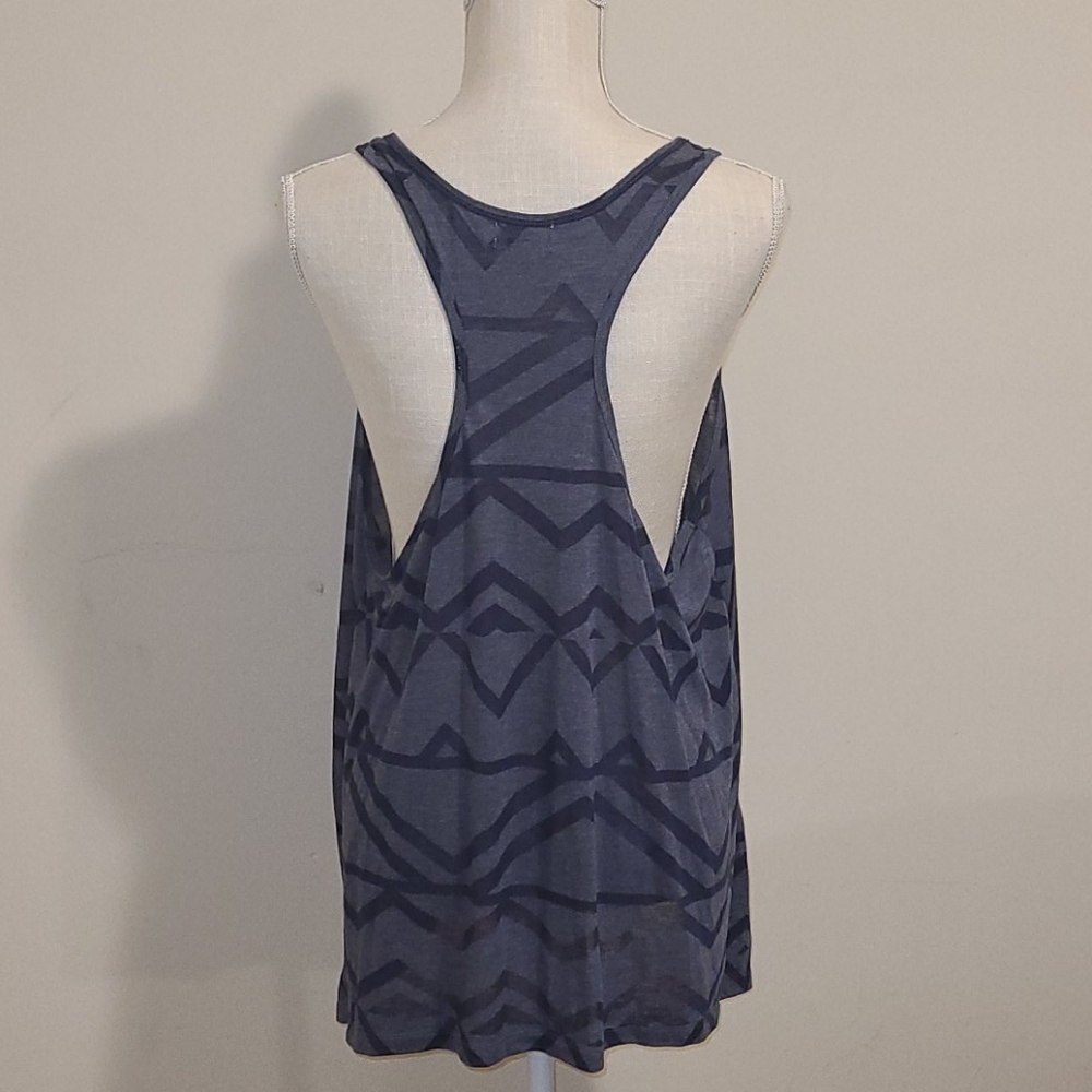 Old Navy Women's XL hi-low racerback tank - Picture 3 of 4
